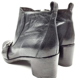 black-boots-rear